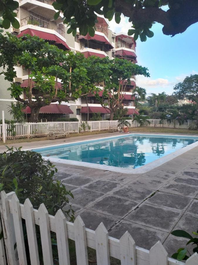 Rooms By The Pool Kingston Eksteriør billede